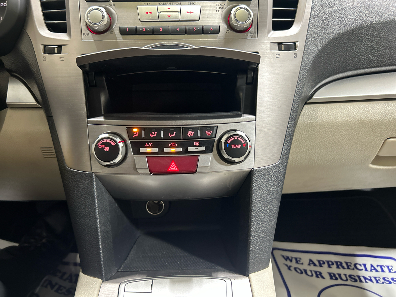 Subaru Legacy 4dr Sdn H4 Auto 2.5i Premium 2013