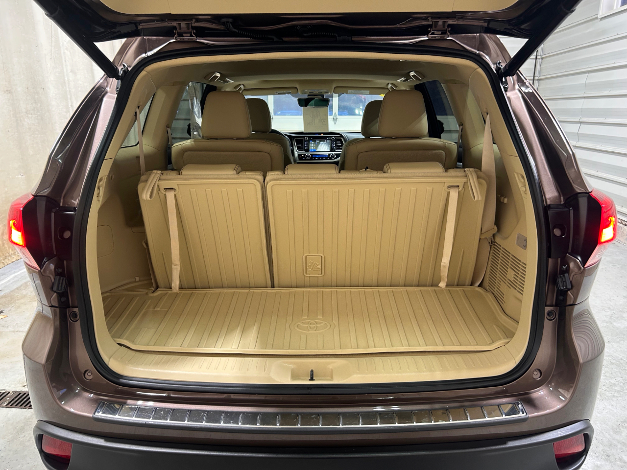 Toyota Highlander XLE V6 AWD (Natl) 2017 Toyota Highlander XLE V6 AWD (Natl) 2017