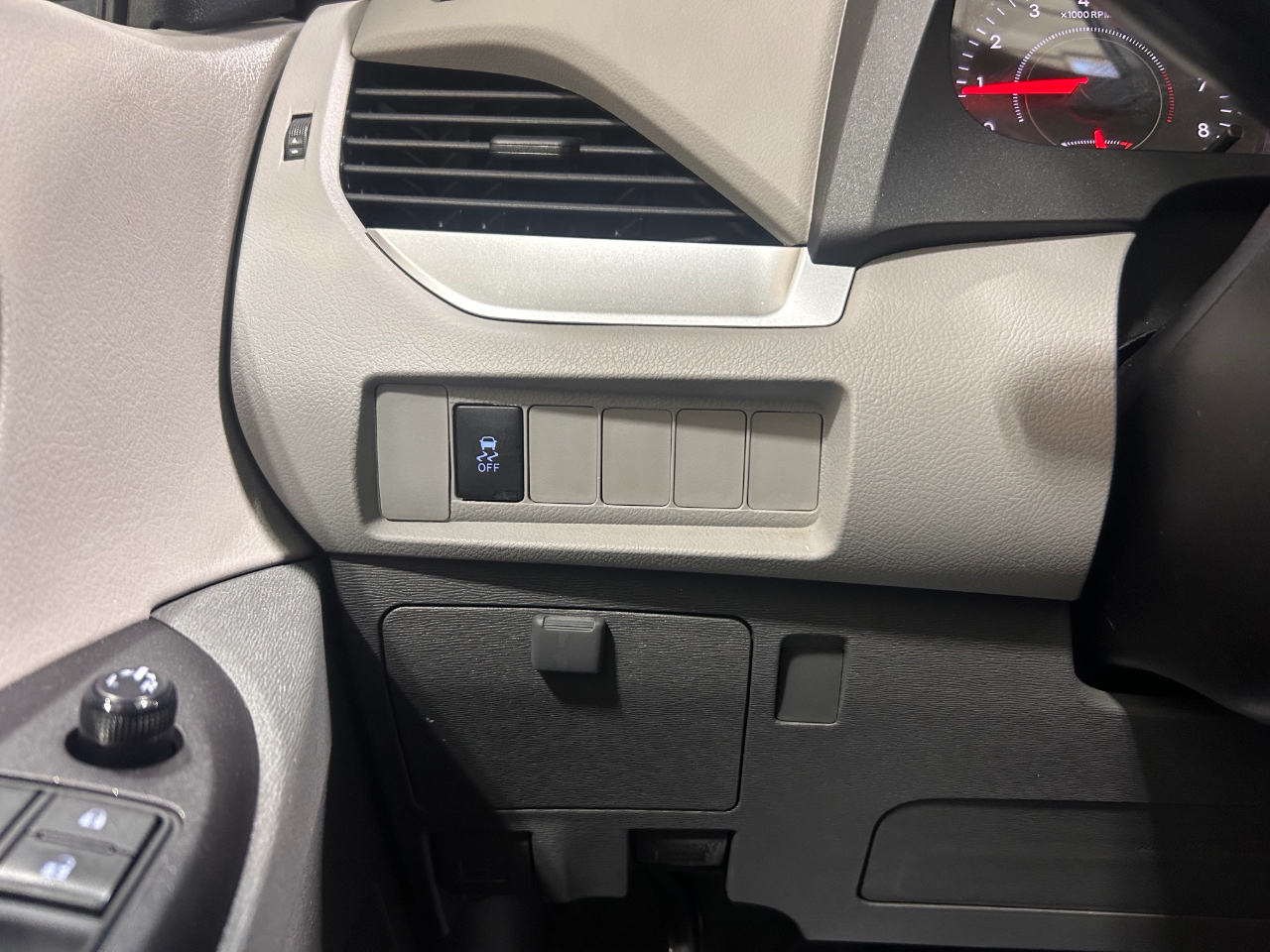 Toyota Sienna 5dr 7-Pass Van L FWD (Natl) 2015 Toyota Sienna 5dr 7-Pass Van L FWD (Natl) 2015