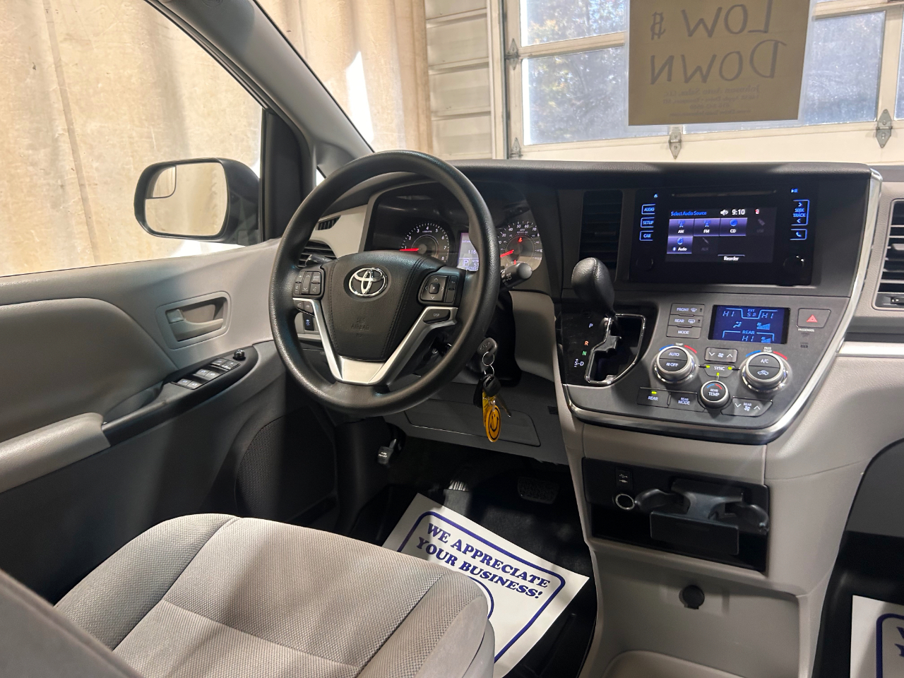 Toyota Sienna 5dr 7-Pass Van L FWD (Natl) 2015 Toyota Sienna 5dr 7-Pass Van L FWD (Natl) 2015