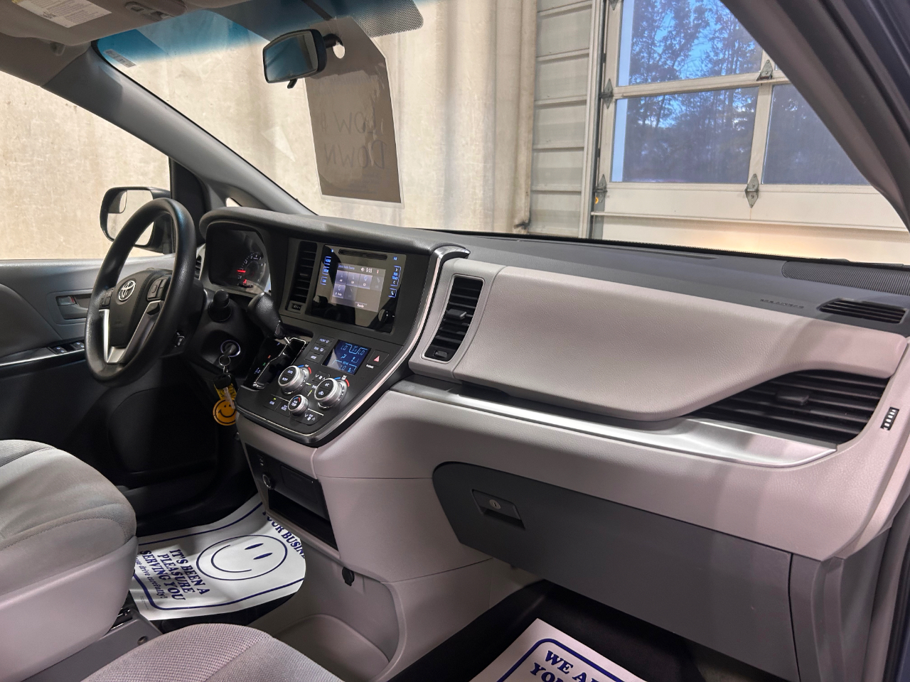 Toyota Sienna 5dr 7-Pass Van L FWD (Natl) 2015 Toyota Sienna 5dr 7-Pass Van L FWD (Natl) 2015