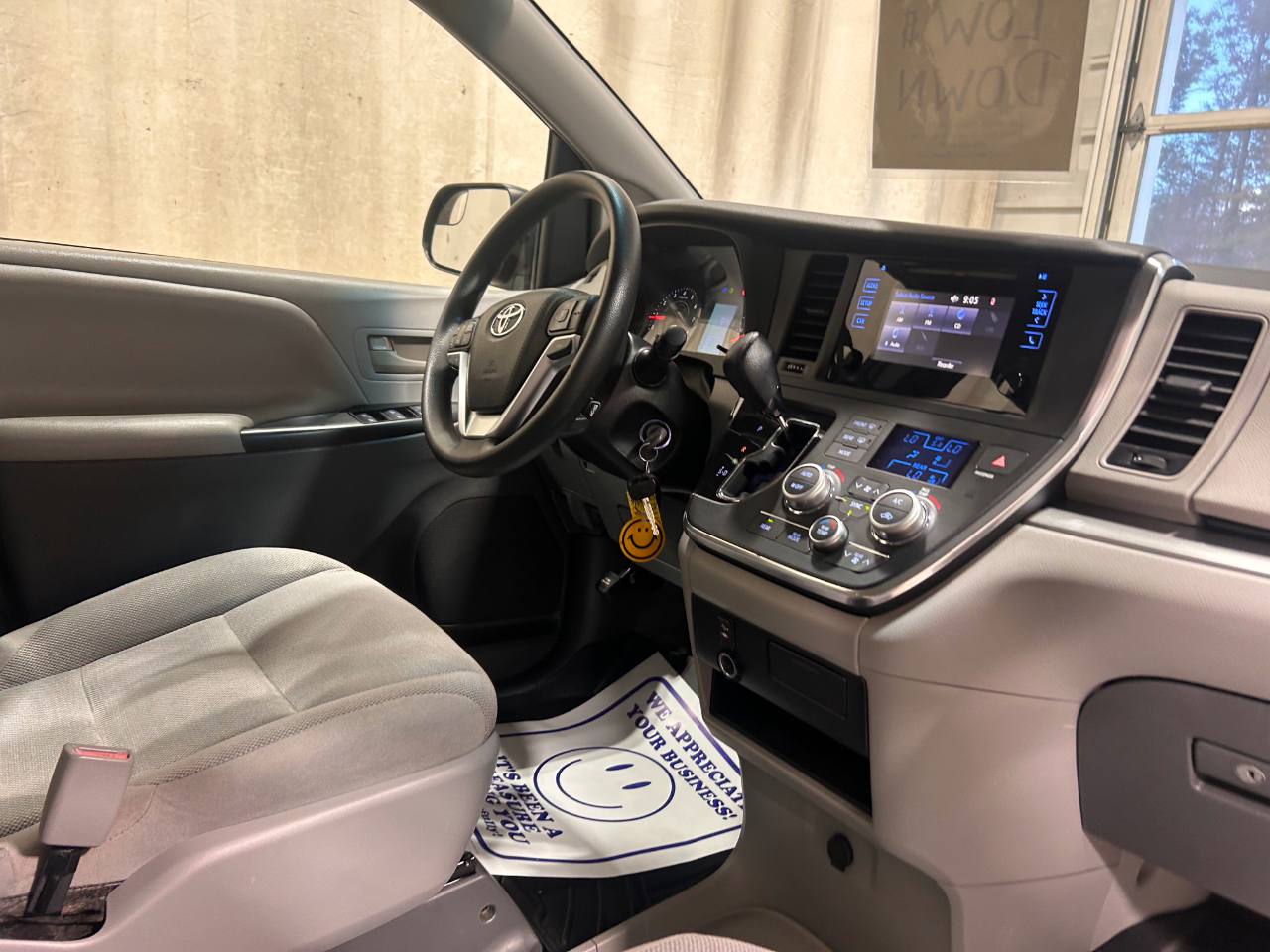 Toyota Sienna 5dr 7-Pass Van L FWD (Natl) 2015 Toyota Sienna 5dr 7-Pass Van L FWD (Natl) 2015