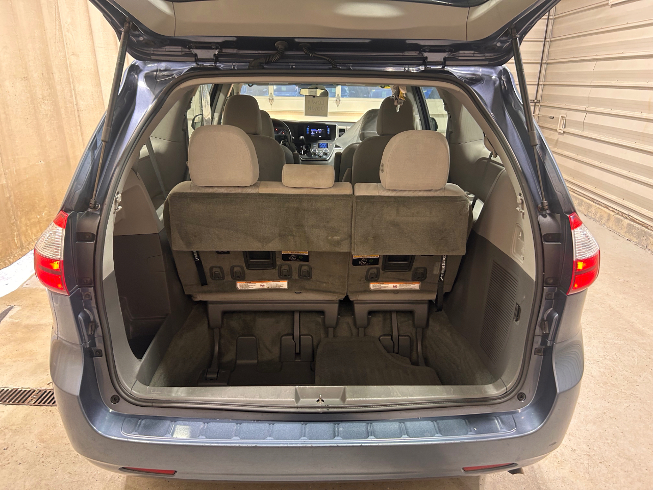 Toyota Sienna 5dr 7-Pass Van L FWD (Natl) 2015 Toyota Sienna 5dr 7-Pass Van L FWD (Natl) 2015