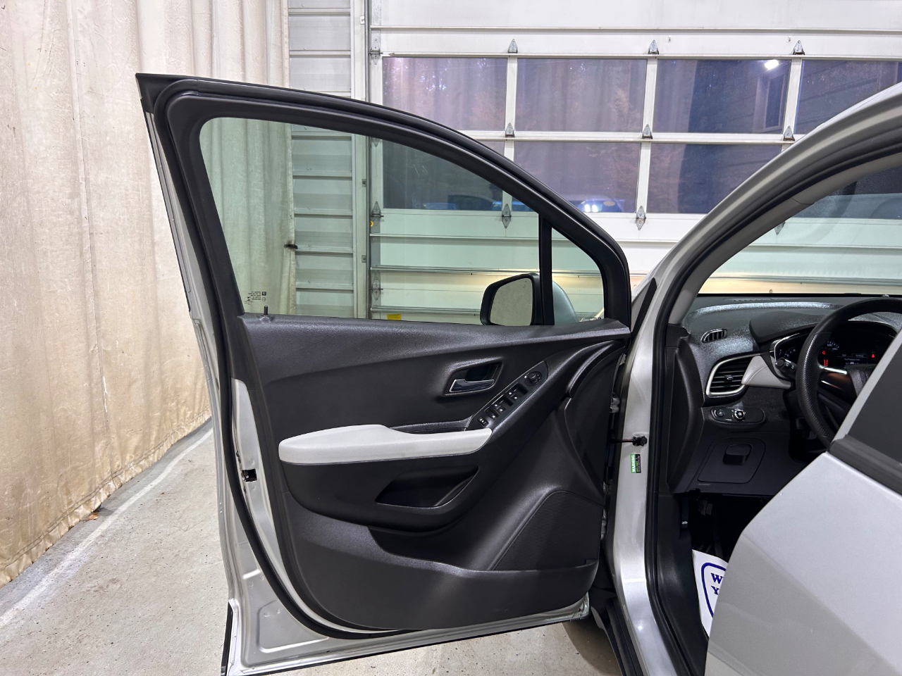 Chevrolet Trax FWD 4dr LS 2017 Chevrolet Trax FWD 4dr LS 2017