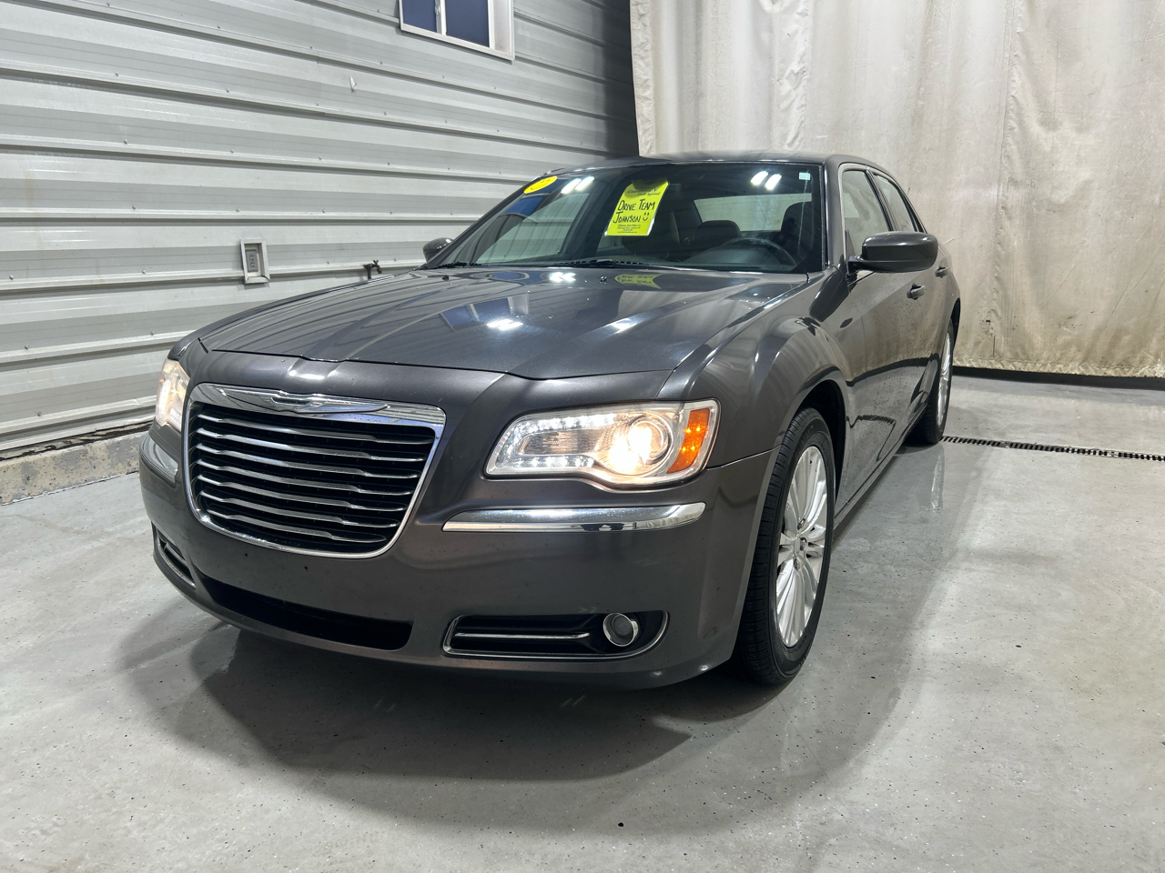 Chrysler 300 4dr Sdn AWD 2013