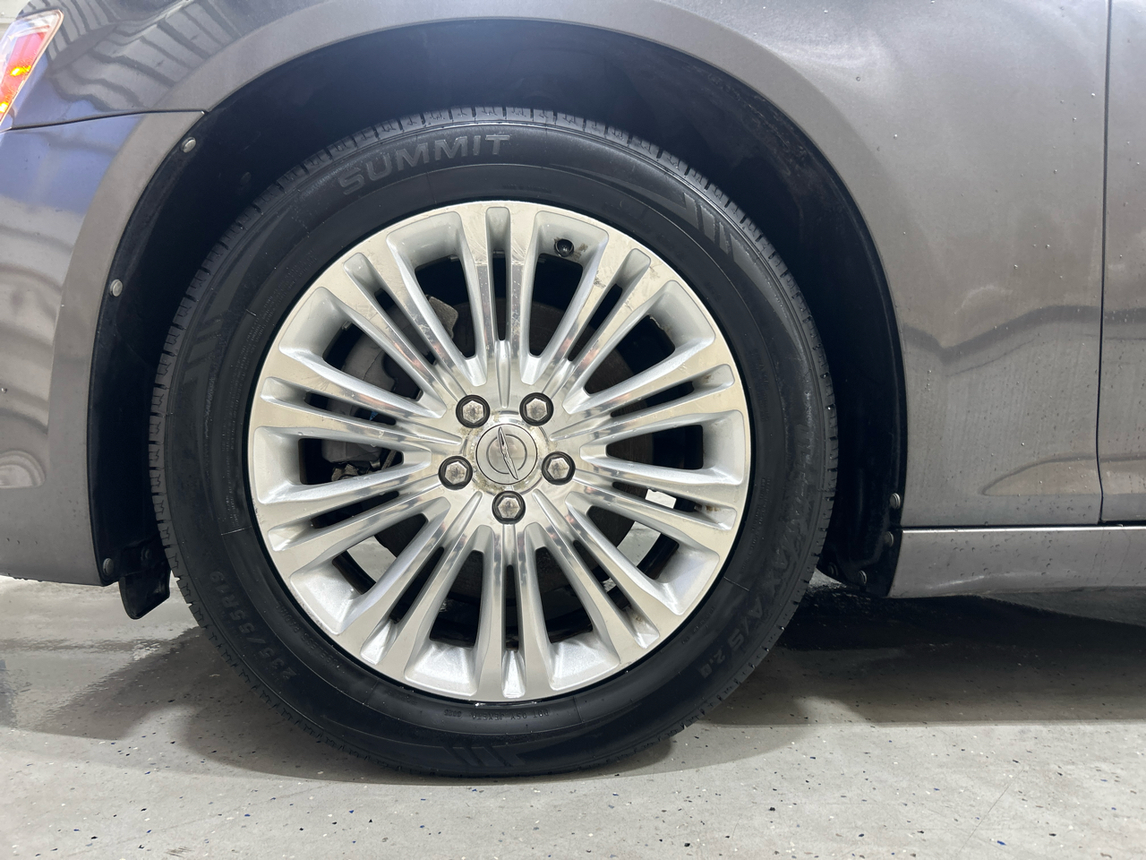 Chrysler 300 4dr Sdn AWD 2013