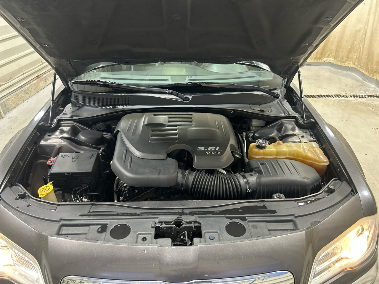 Chrysler 300 4dr Sdn AWD 2013