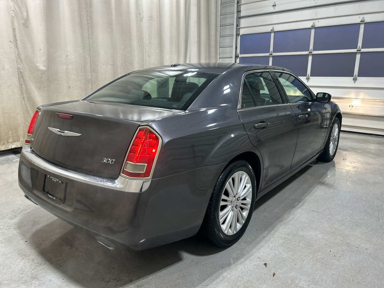 Chrysler 300 4dr Sdn AWD 2013