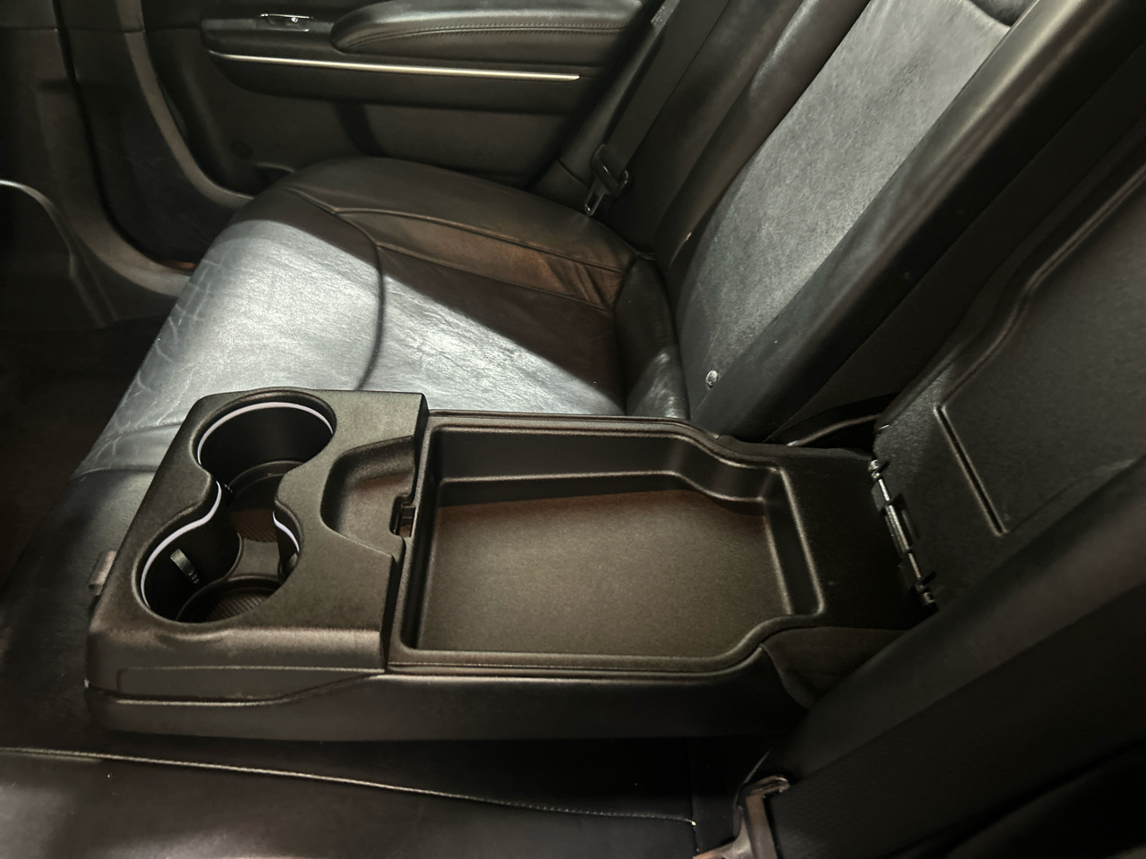 Chrysler 300 4dr Sdn AWD 2013