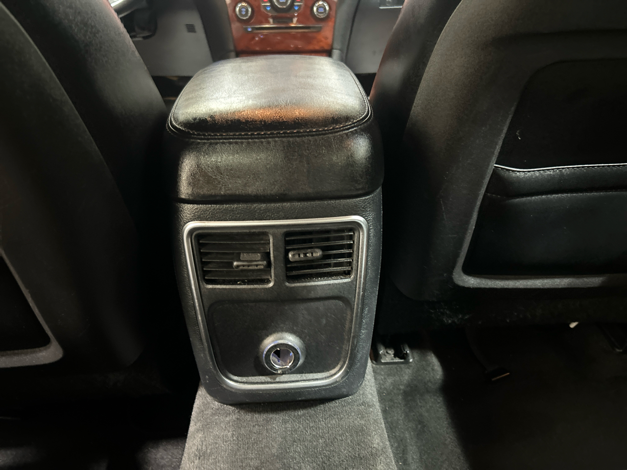 Chrysler 300 4dr Sdn AWD 2013