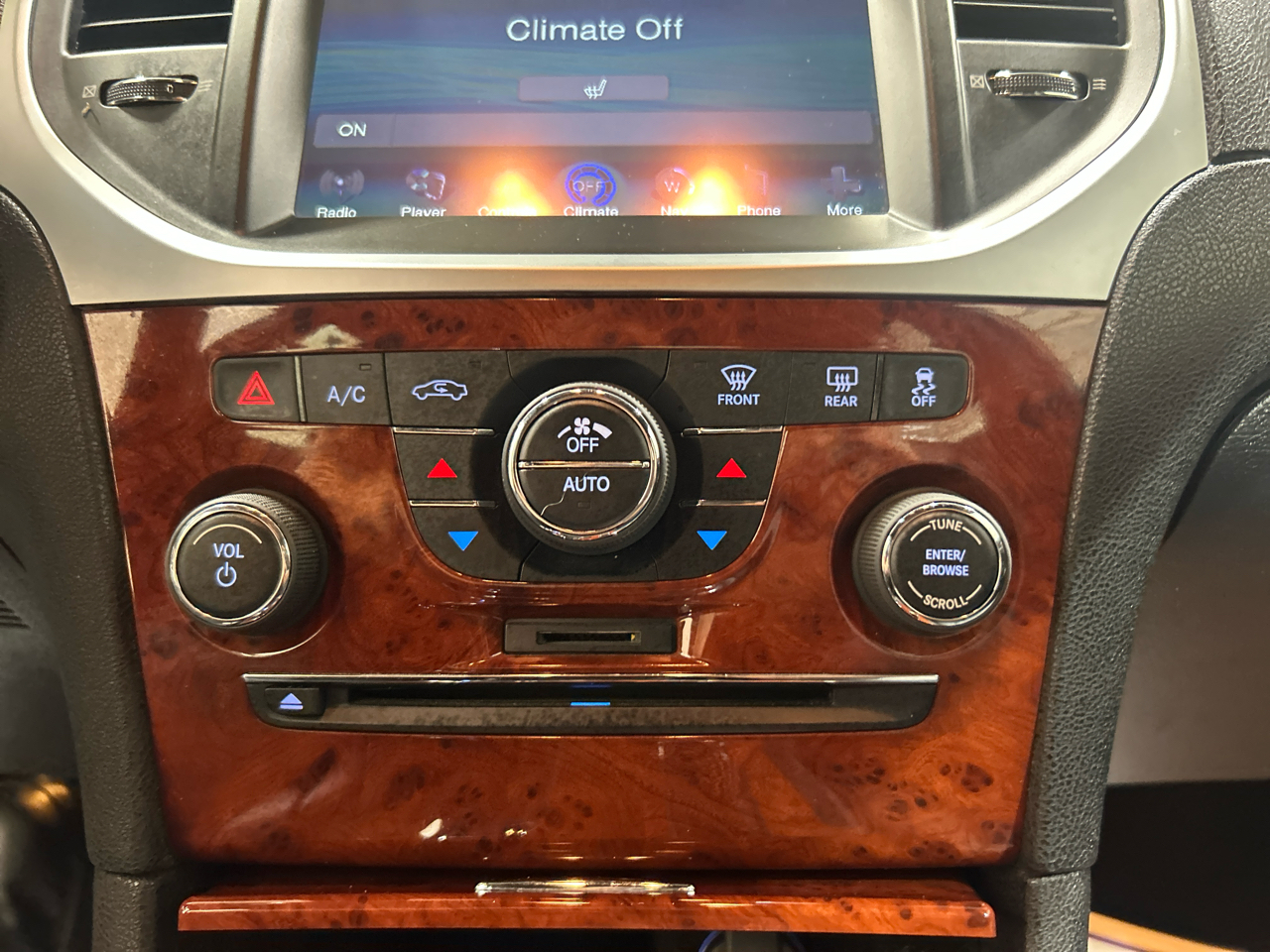 Chrysler 300 4dr Sdn AWD 2013