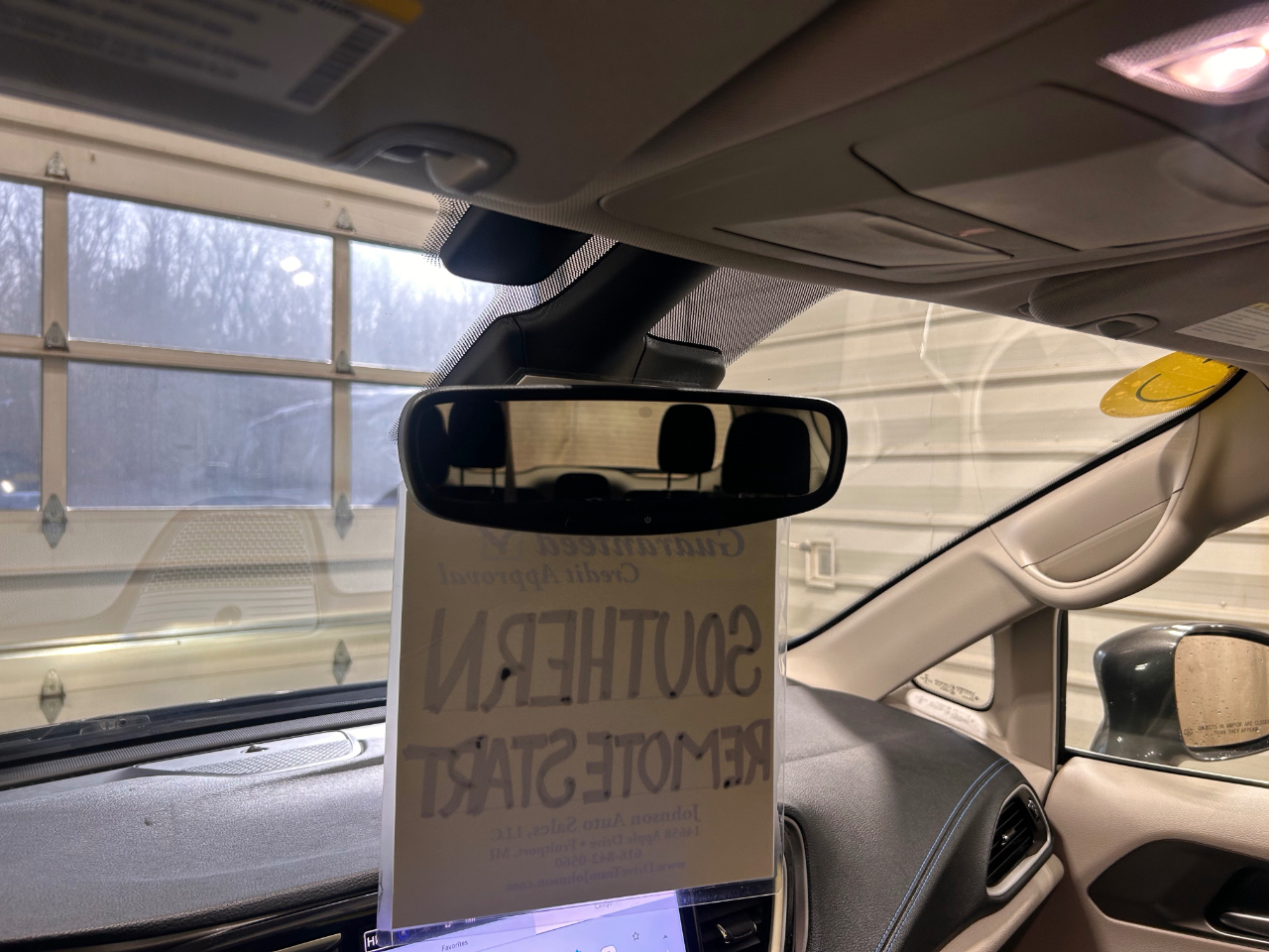 Chrysler Pacifica Touring FWD 2021