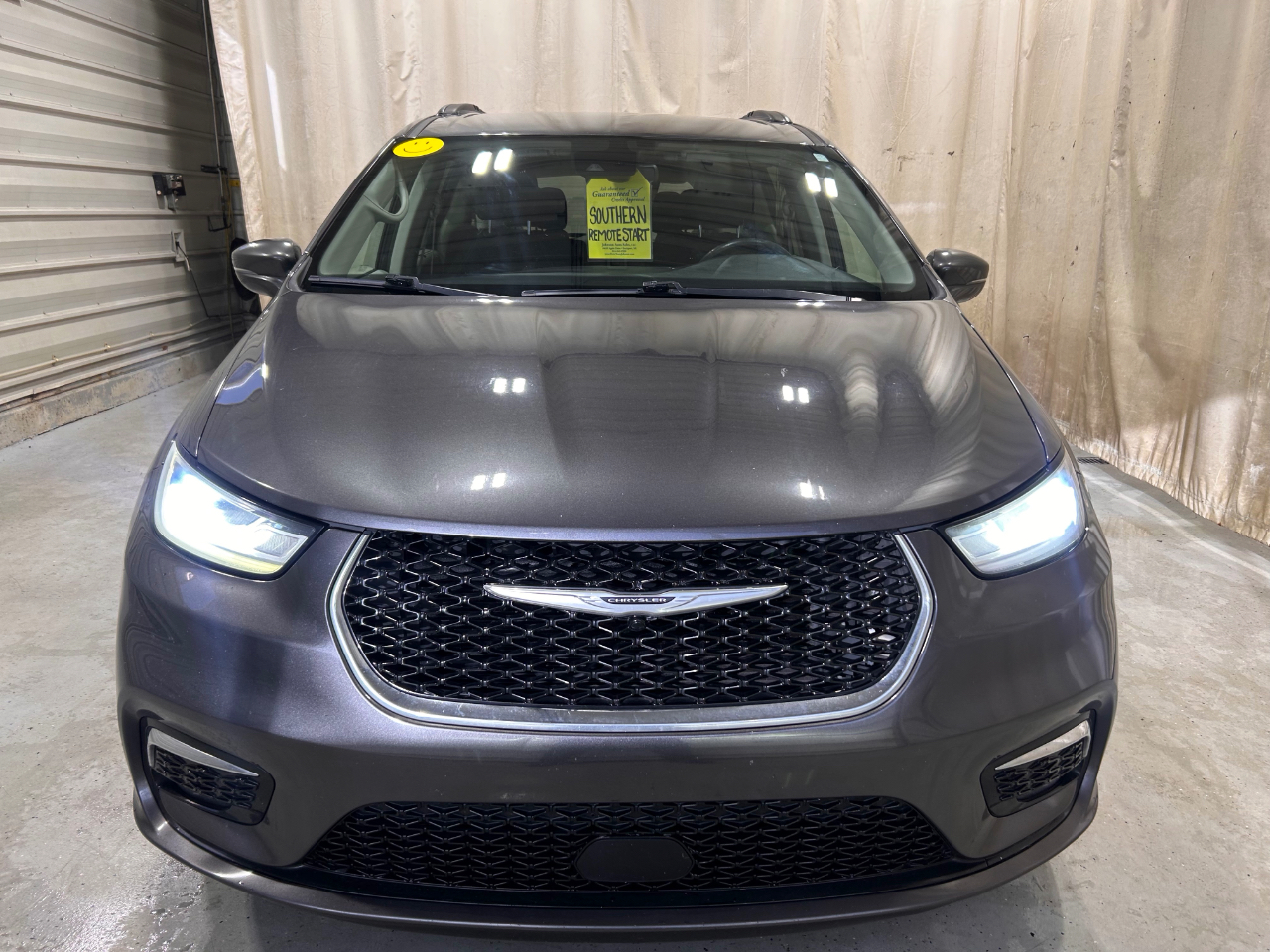 Chrysler Pacifica Touring FWD 2021