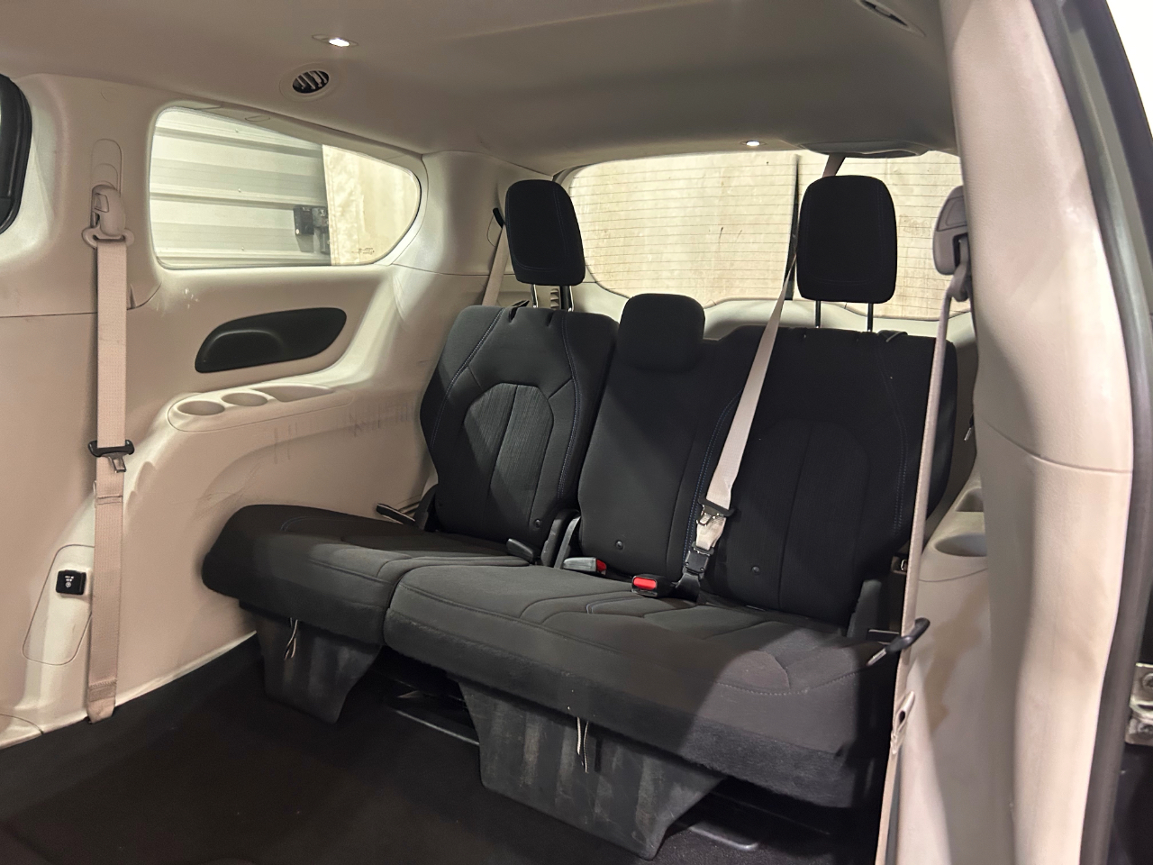 Chrysler Pacifica Touring FWD 2021