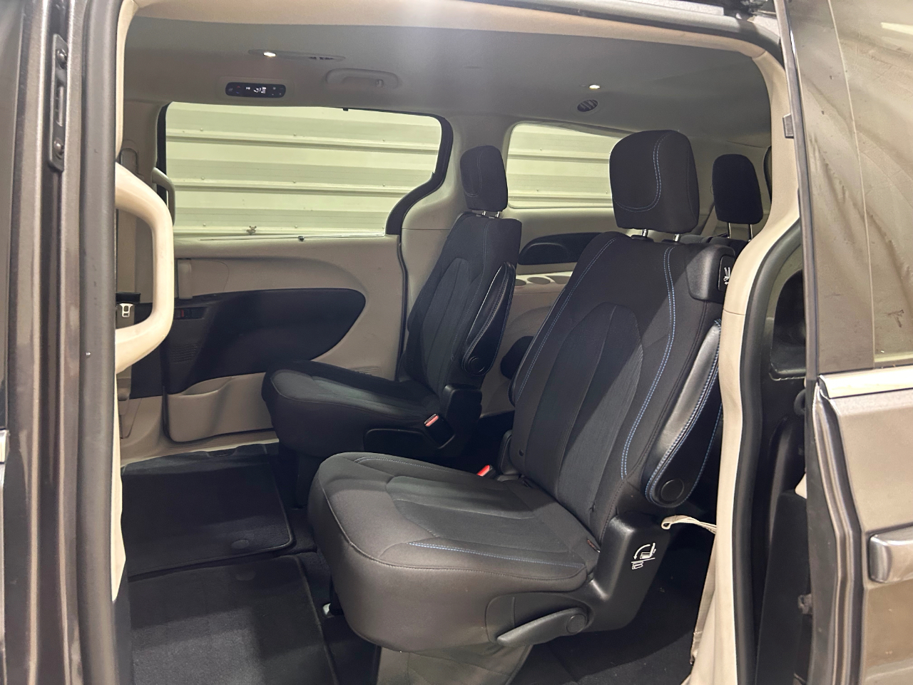 Chrysler Pacifica Touring FWD 2021