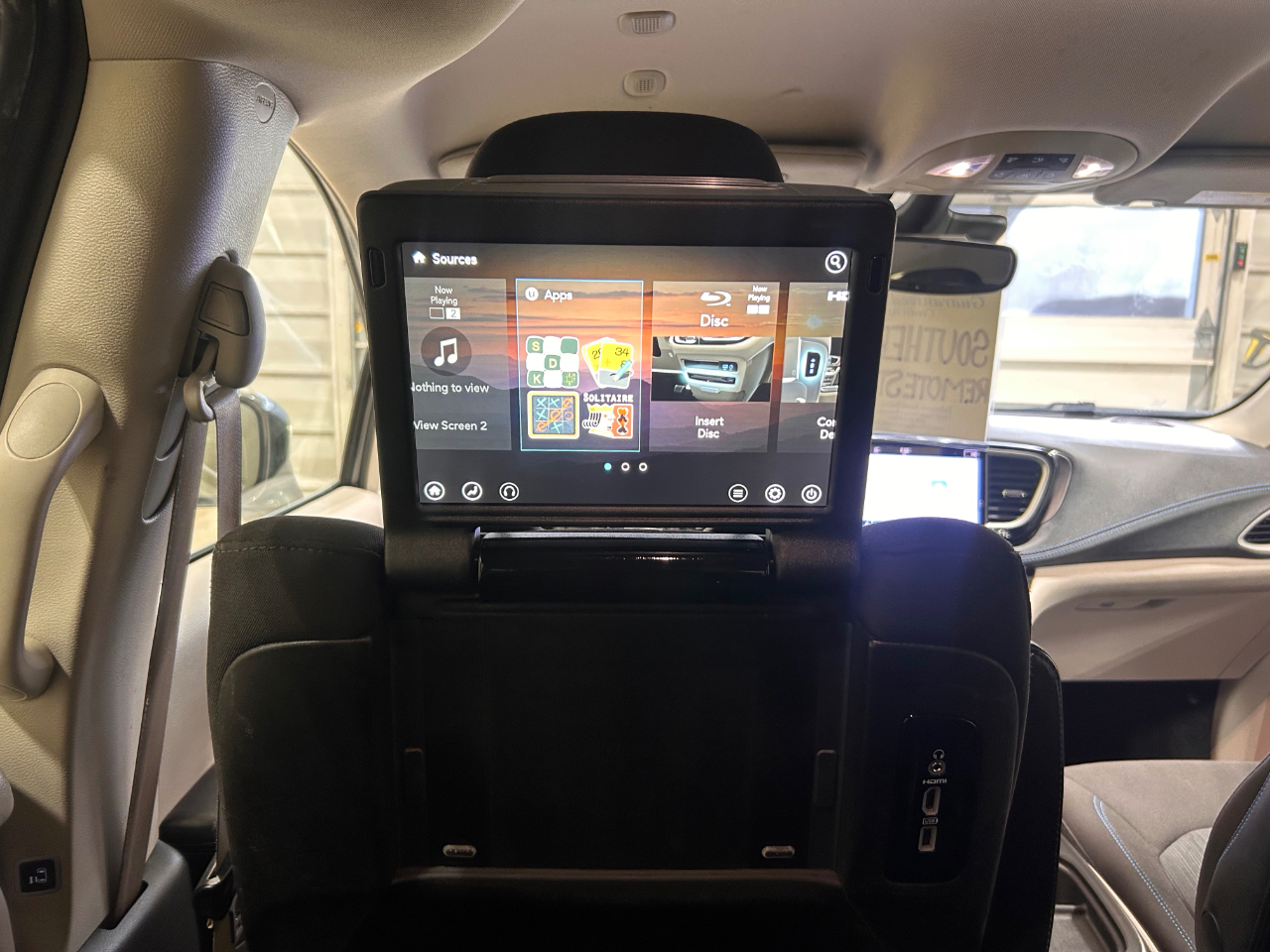 Chrysler Pacifica Touring FWD 2021