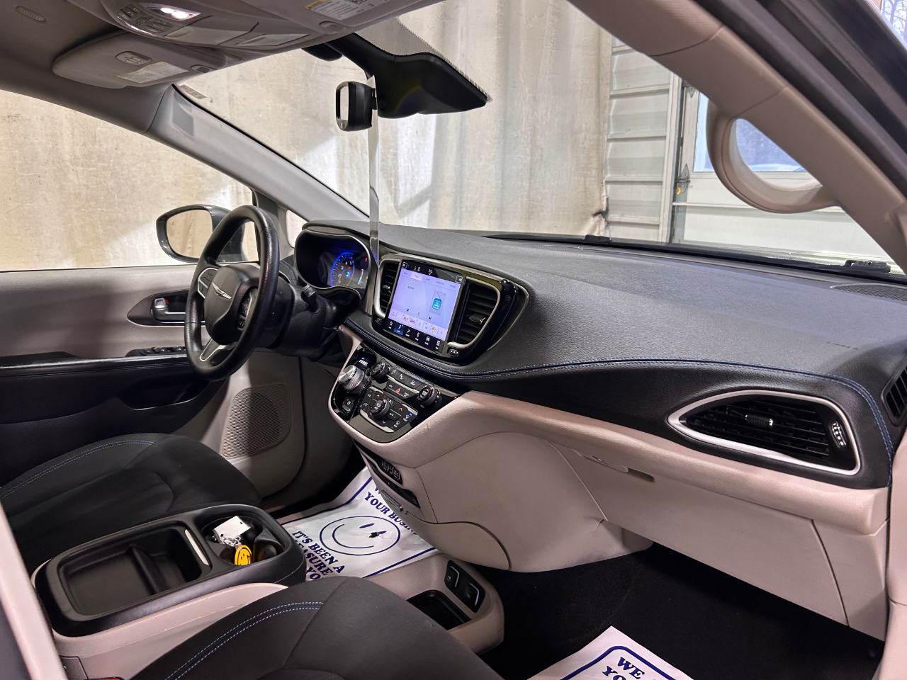 Chrysler Pacifica Touring FWD 2021