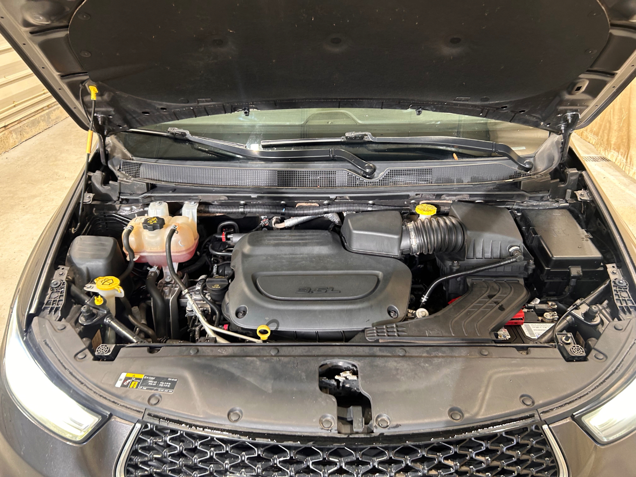 Chrysler Pacifica Touring FWD 2021