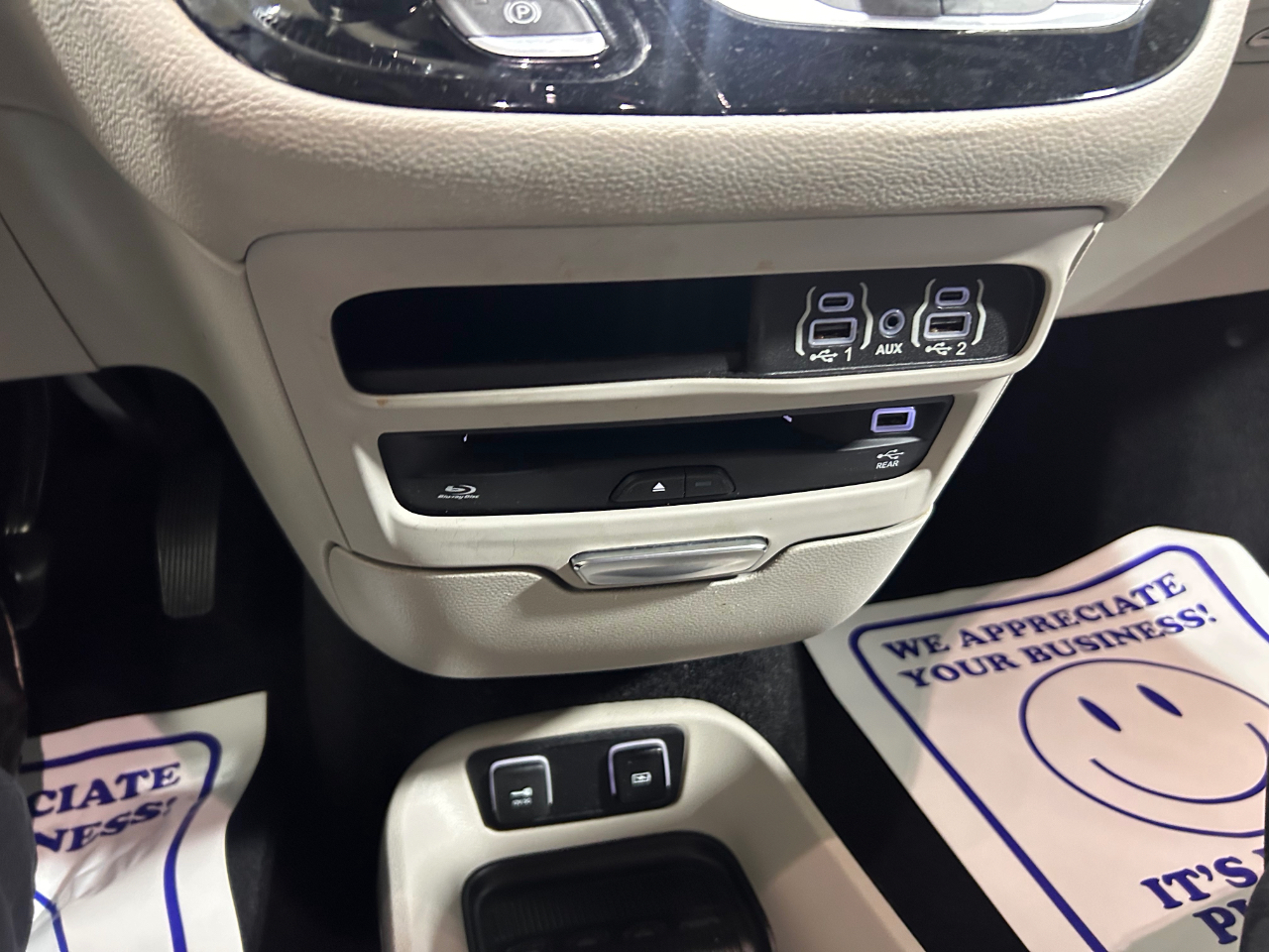 Chrysler Pacifica Touring FWD 2021