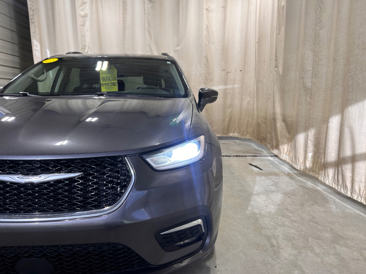 Chrysler Pacifica Touring FWD 2021