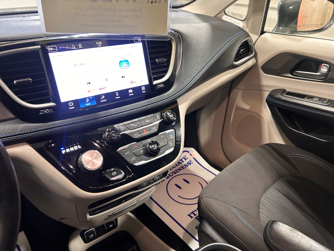 Chrysler Pacifica Touring FWD 2021