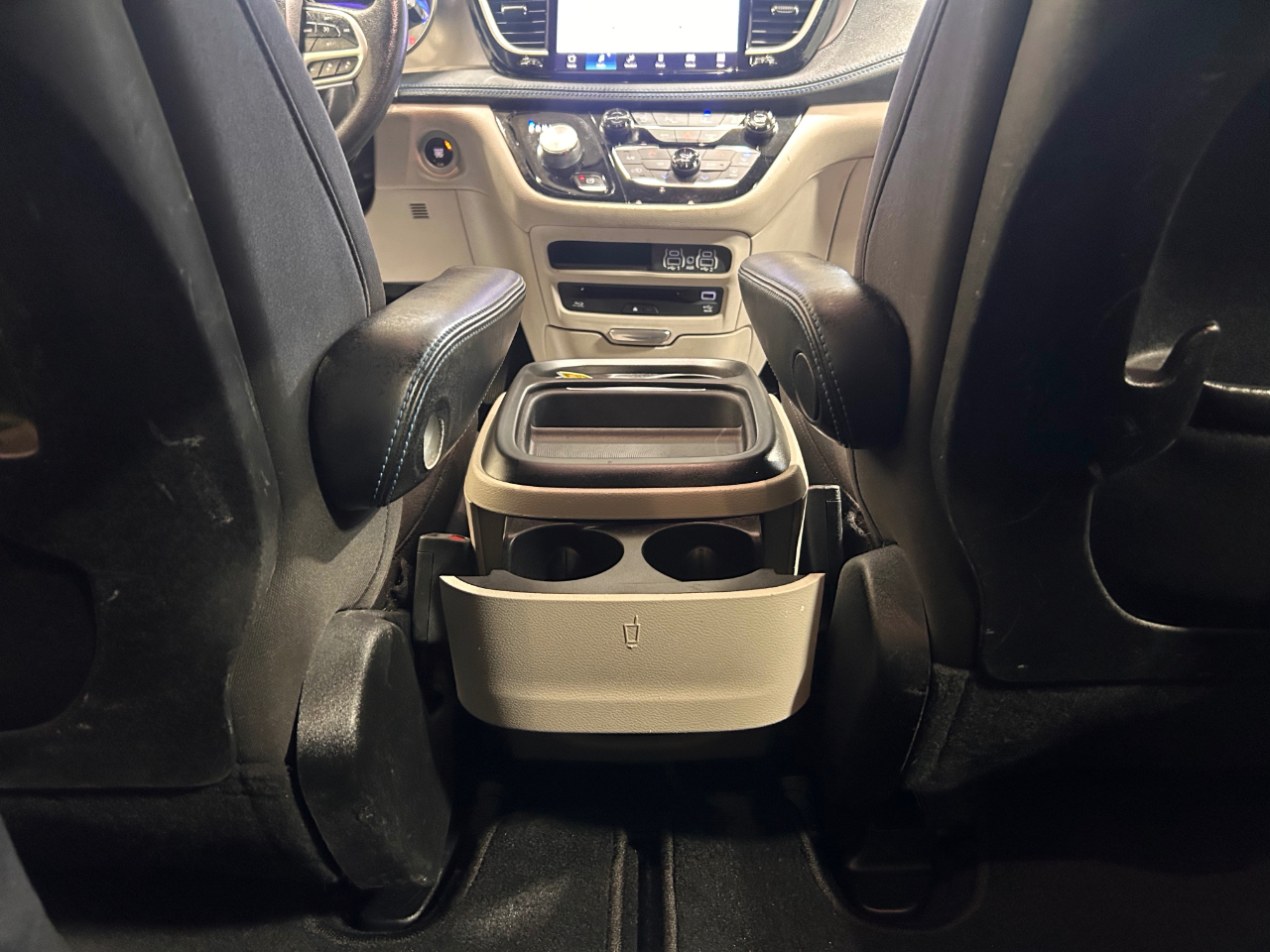 Chrysler Pacifica Touring FWD 2021