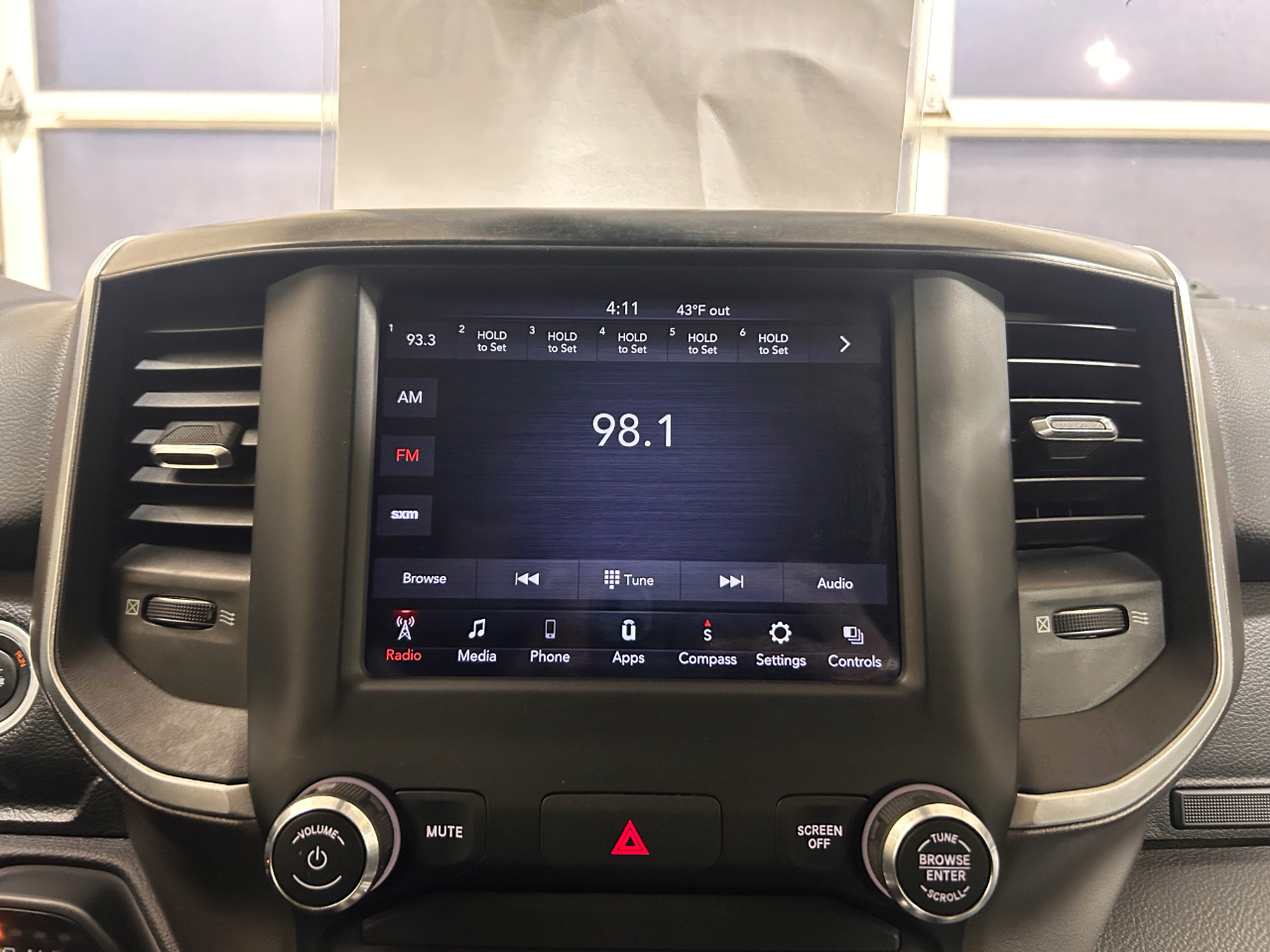 RAM 1500 Big Horn 4x4 Quad Cab 6'4" Box 2020