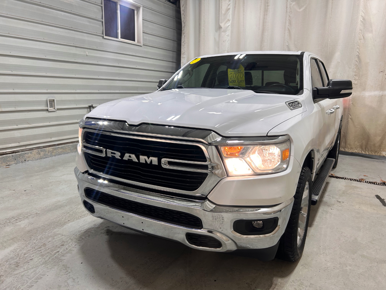 RAM 1500 Big Horn 4x4 Quad Cab 6'4" Box 2020