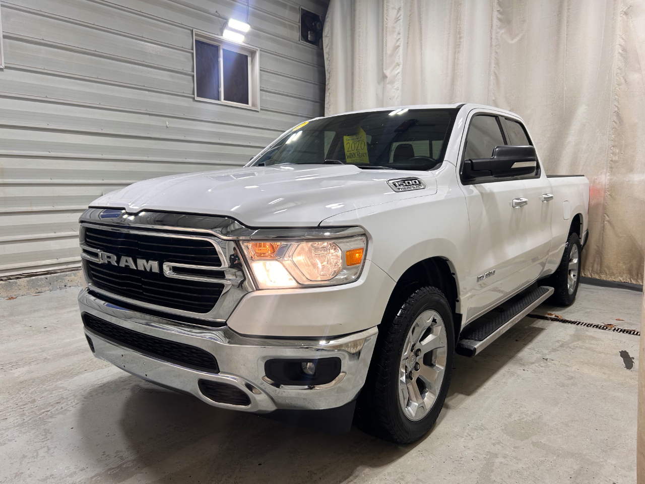 RAM 1500 Big Horn 4x4 Quad Cab 6'4" Box 2020
