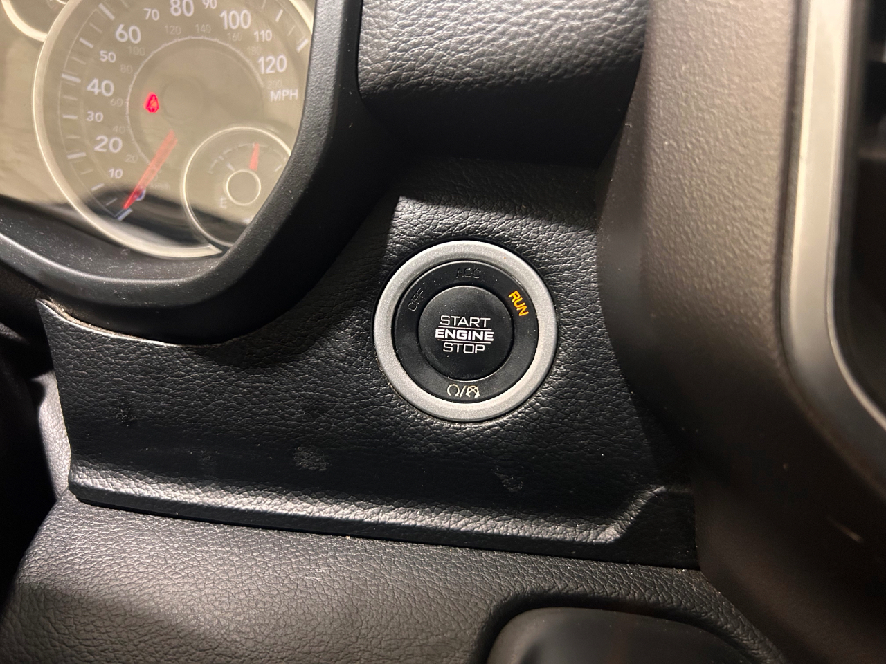 RAM 1500 Big Horn 4x4 Quad Cab 6'4" Box 2020