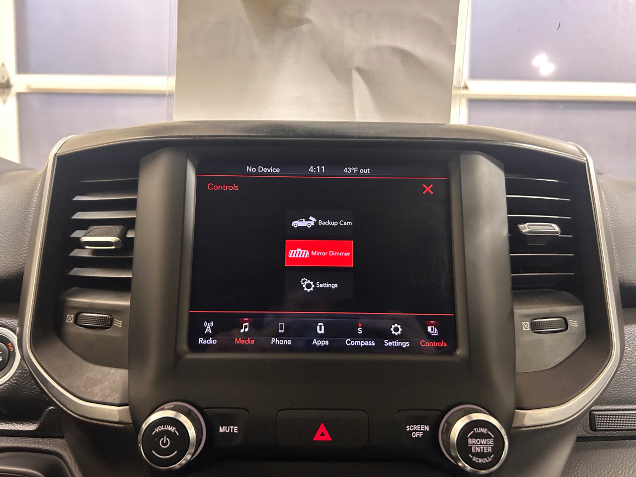 RAM 1500 Big Horn 4x4 Quad Cab 6'4" Box 2020