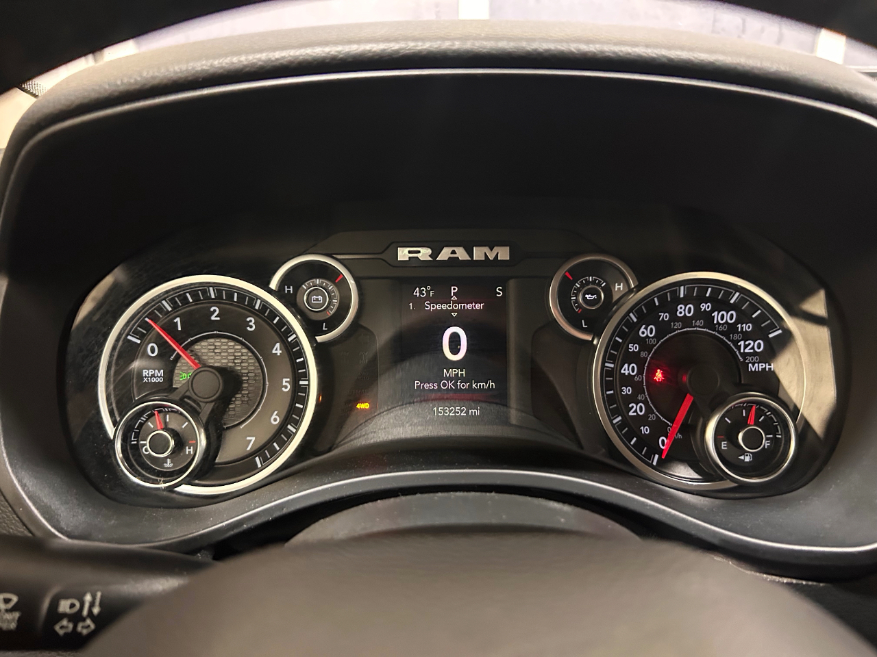 RAM 1500 Big Horn 4x4 Quad Cab 6'4" Box 2020