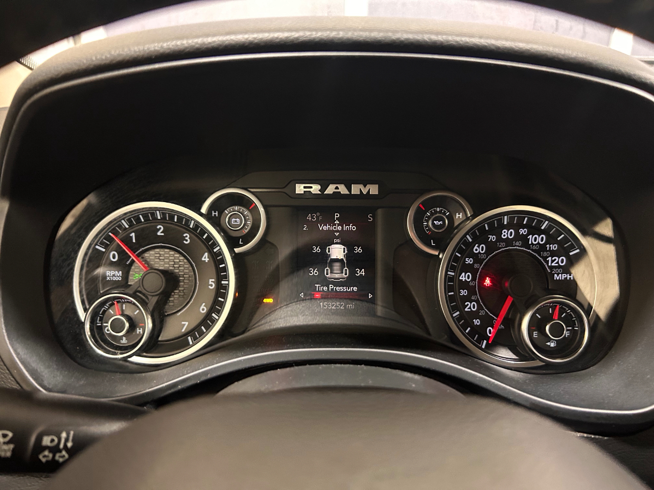 RAM 1500 Big Horn 4x4 Quad Cab 6'4" Box 2020