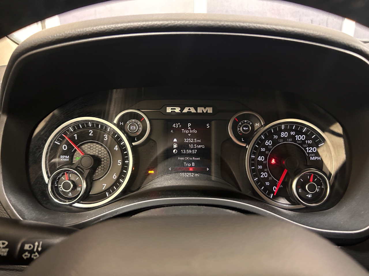 RAM 1500 Big Horn 4x4 Quad Cab 6'4" Box 2020