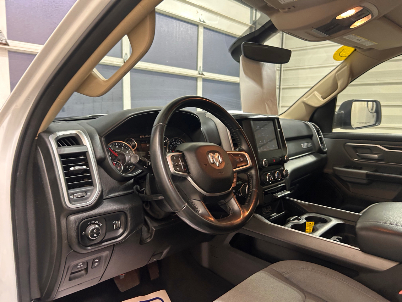 RAM 1500 Big Horn 4x4 Quad Cab 6'4" Box 2020