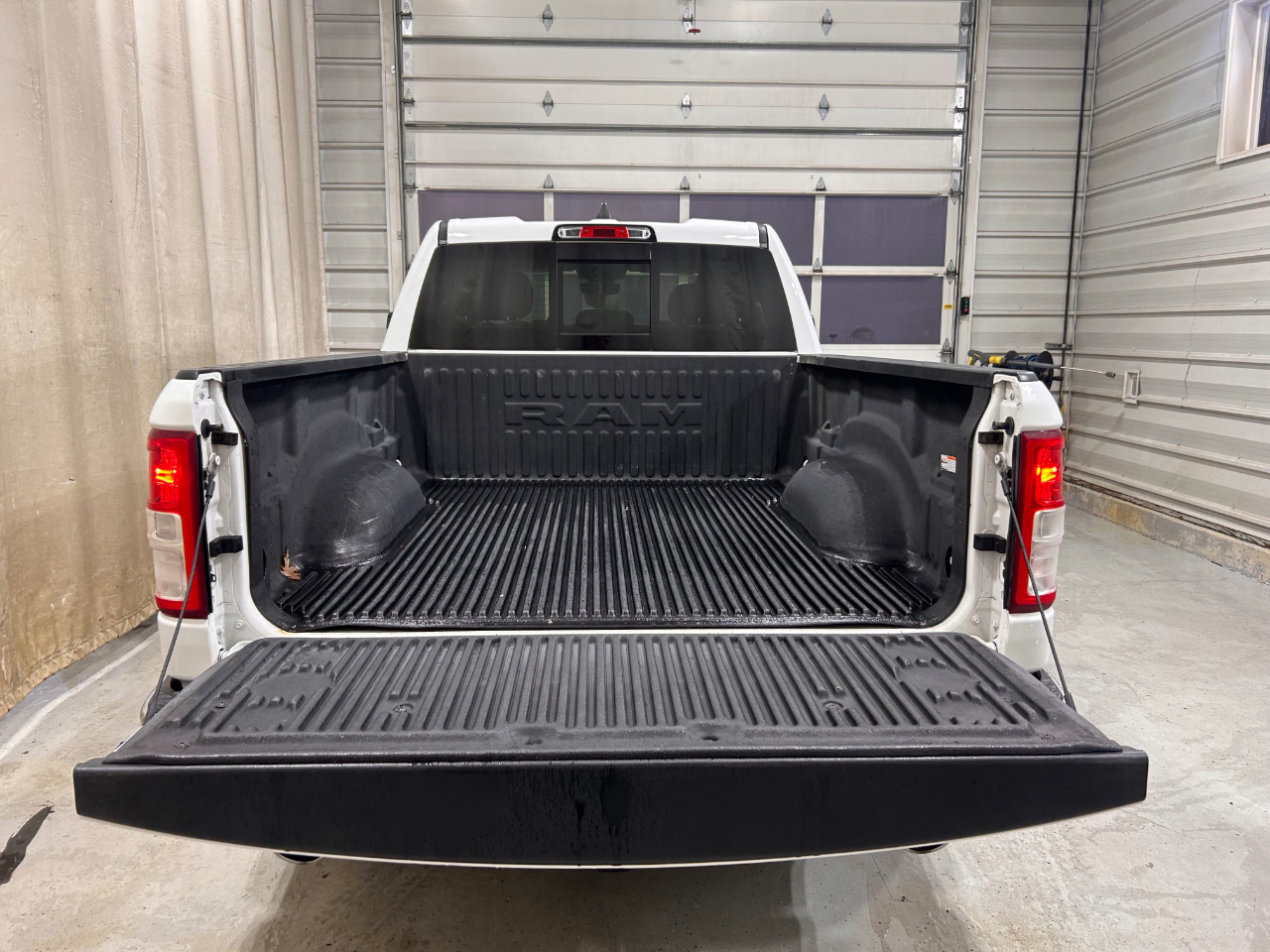 RAM 1500 Big Horn 4x4 Quad Cab 6'4" Box 2020