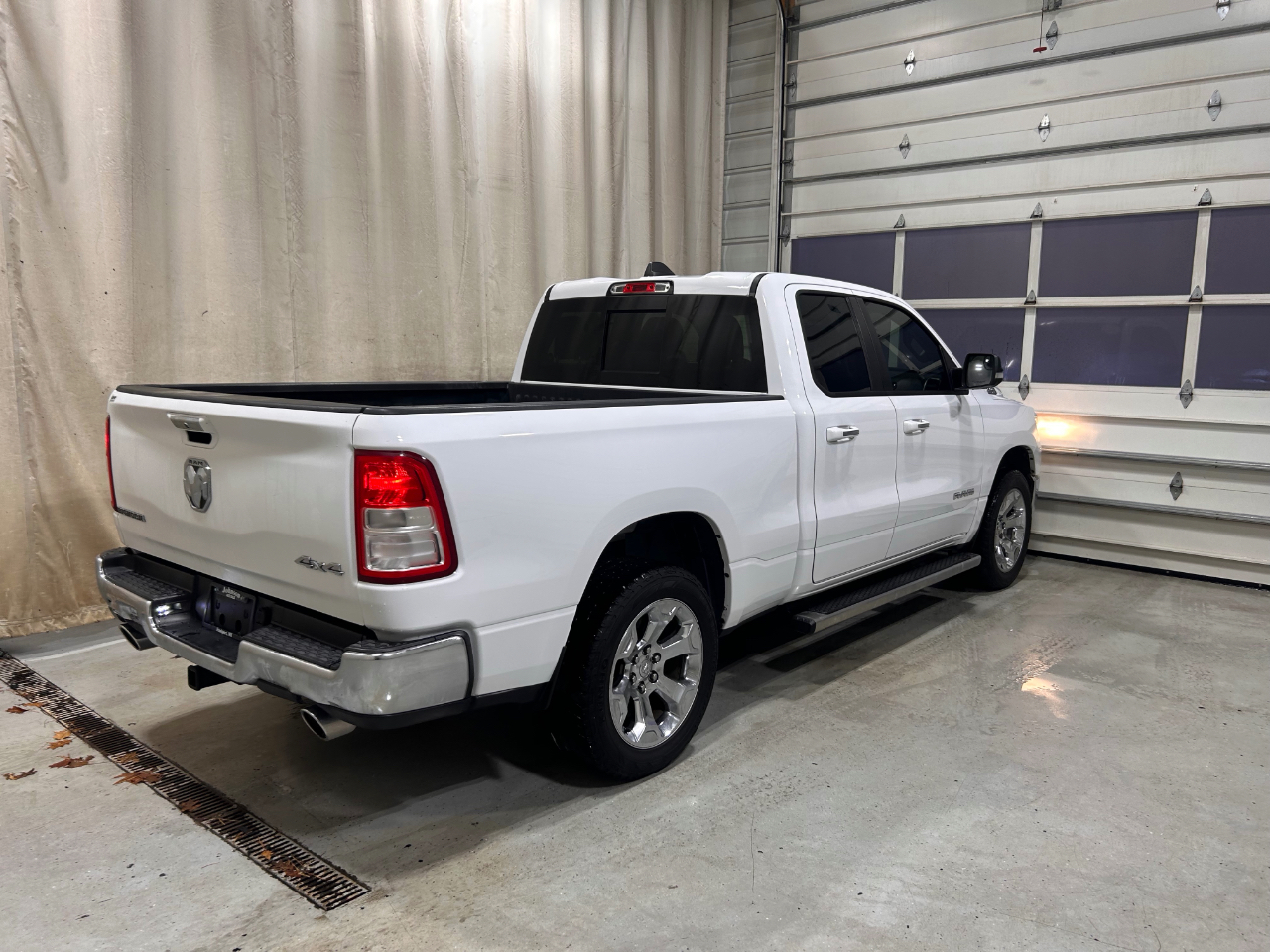 RAM 1500 Big Horn 4x4 Quad Cab 6'4" Box 2020