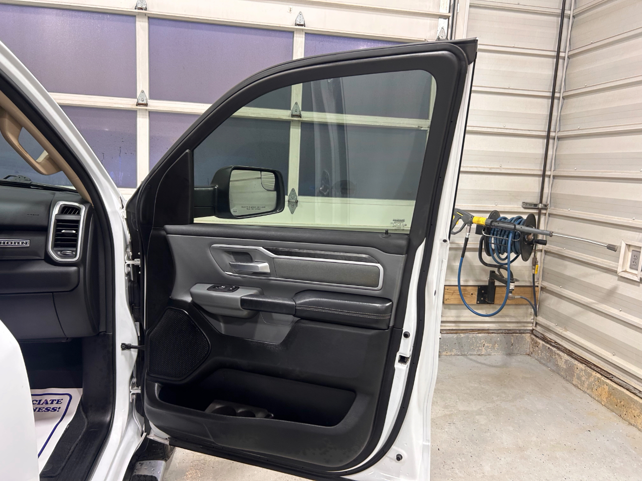 RAM 1500 Big Horn 4x4 Quad Cab 6'4" Box 2020