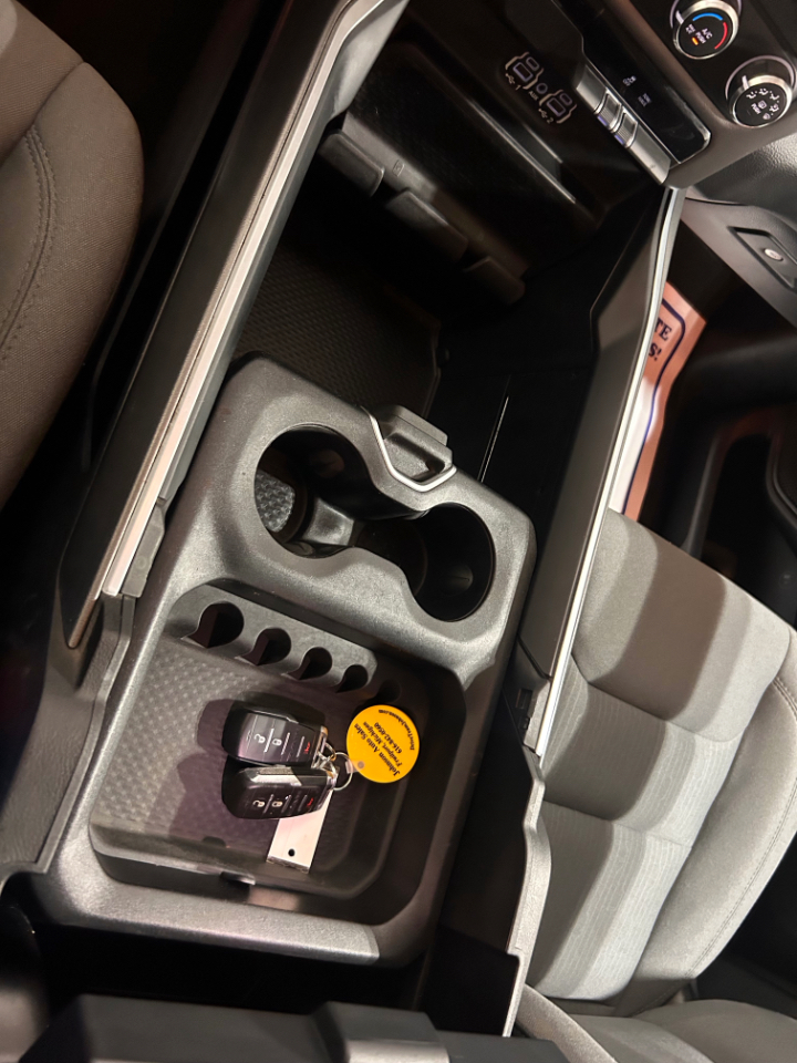 RAM 1500 Big Horn 4x4 Quad Cab 6'4" Box 2020