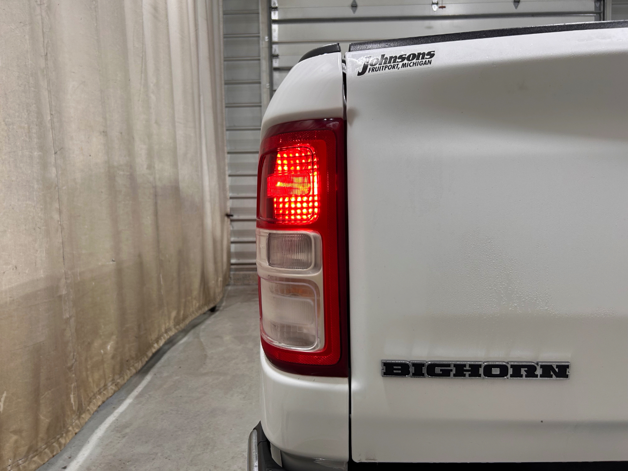 RAM 1500 Big Horn 4x4 Quad Cab 6'4" Box 2020