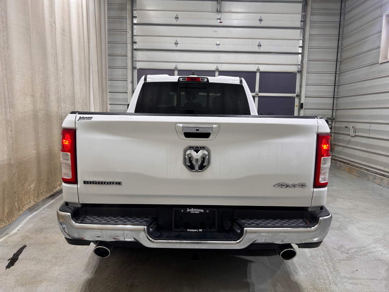 RAM 1500 Big Horn 4x4 Quad Cab 6'4" Box 2020