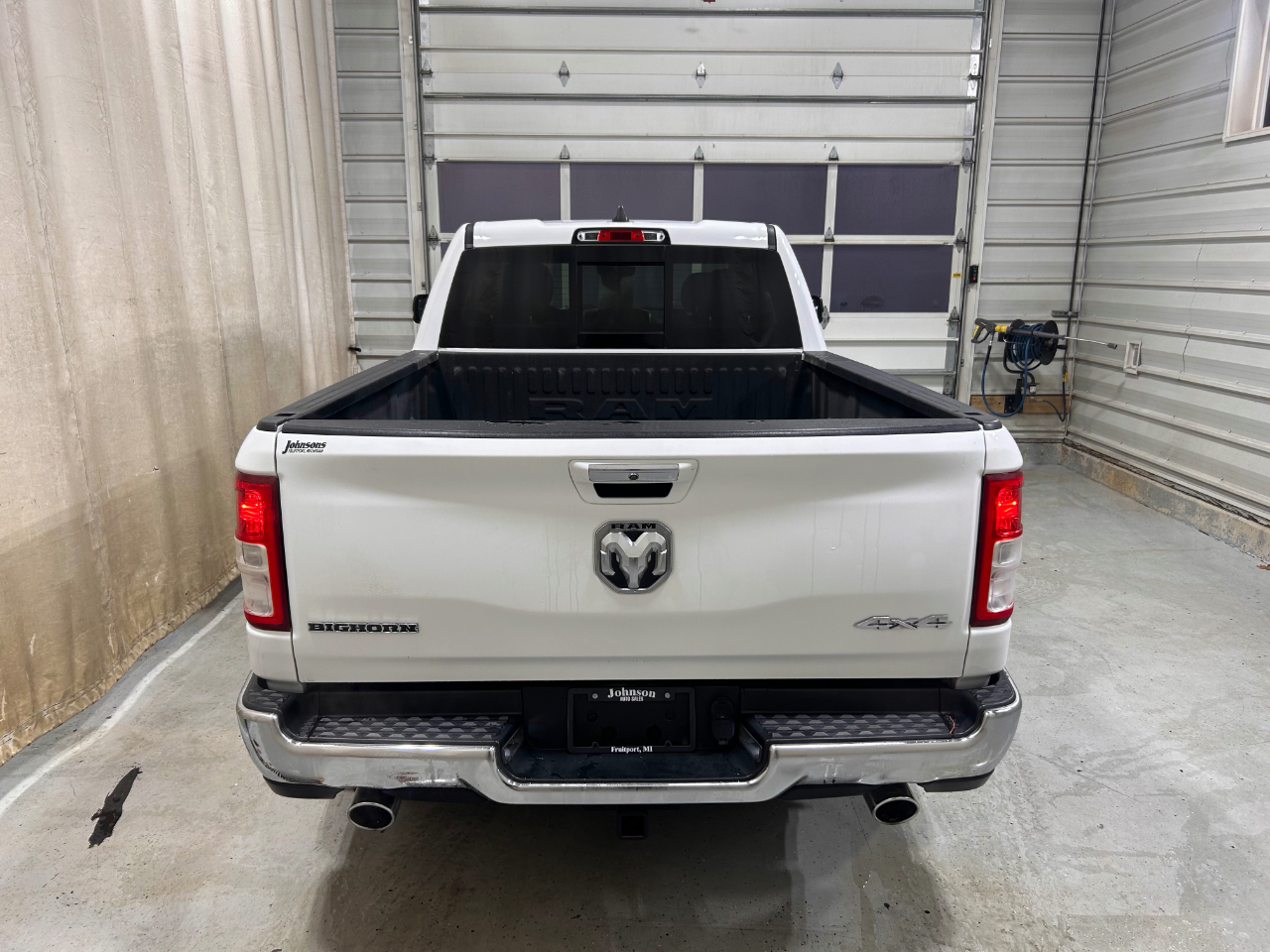 RAM 1500 Big Horn 4x4 Quad Cab 6'4" Box 2020