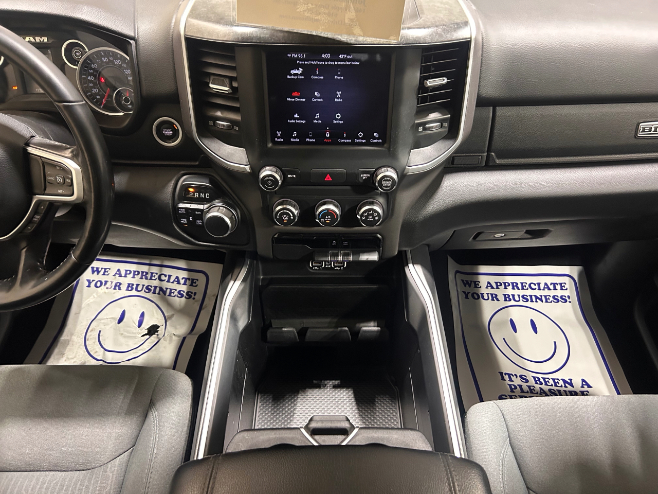 RAM 1500 Big Horn 4x4 Quad Cab 6'4" Box 2020