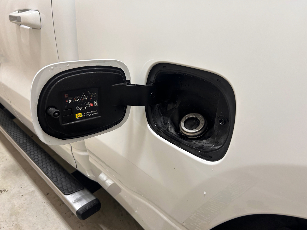 RAM 1500 Big Horn 4x4 Quad Cab 6'4" Box 2020