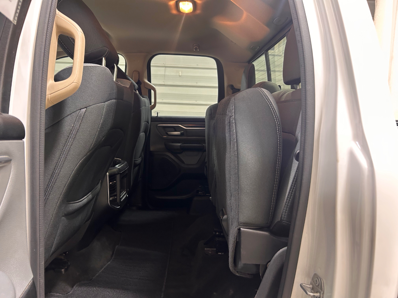 RAM 1500 Big Horn 4x4 Quad Cab 6'4" Box 2020