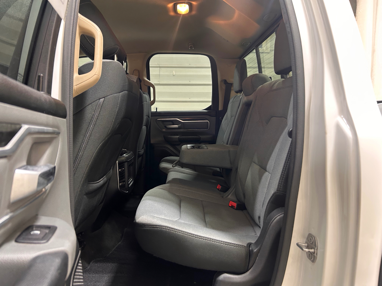 RAM 1500 Big Horn 4x4 Quad Cab 6'4" Box 2020