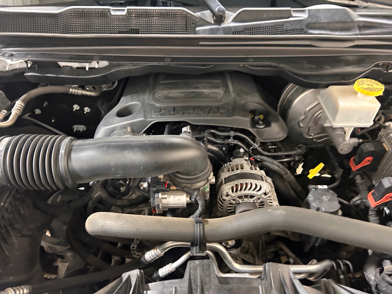 RAM 1500 Big Horn 4x4 Quad Cab 6'4" Box 2020