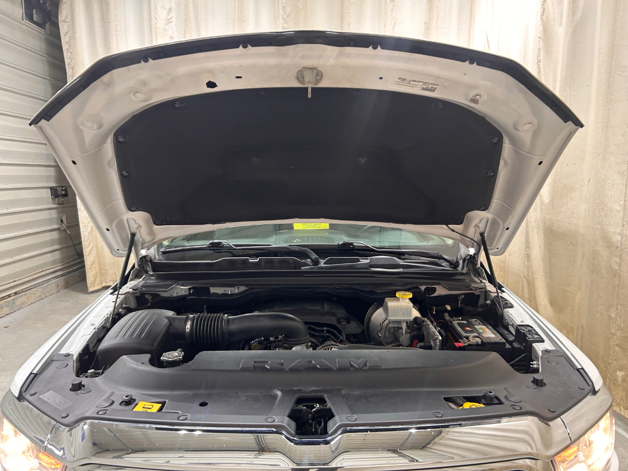 RAM 1500 Big Horn 4x4 Quad Cab 6'4" Box 2020