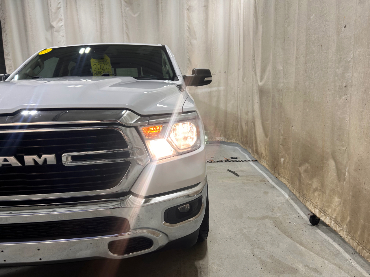 RAM 1500 Big Horn 4x4 Quad Cab 6'4" Box 2020