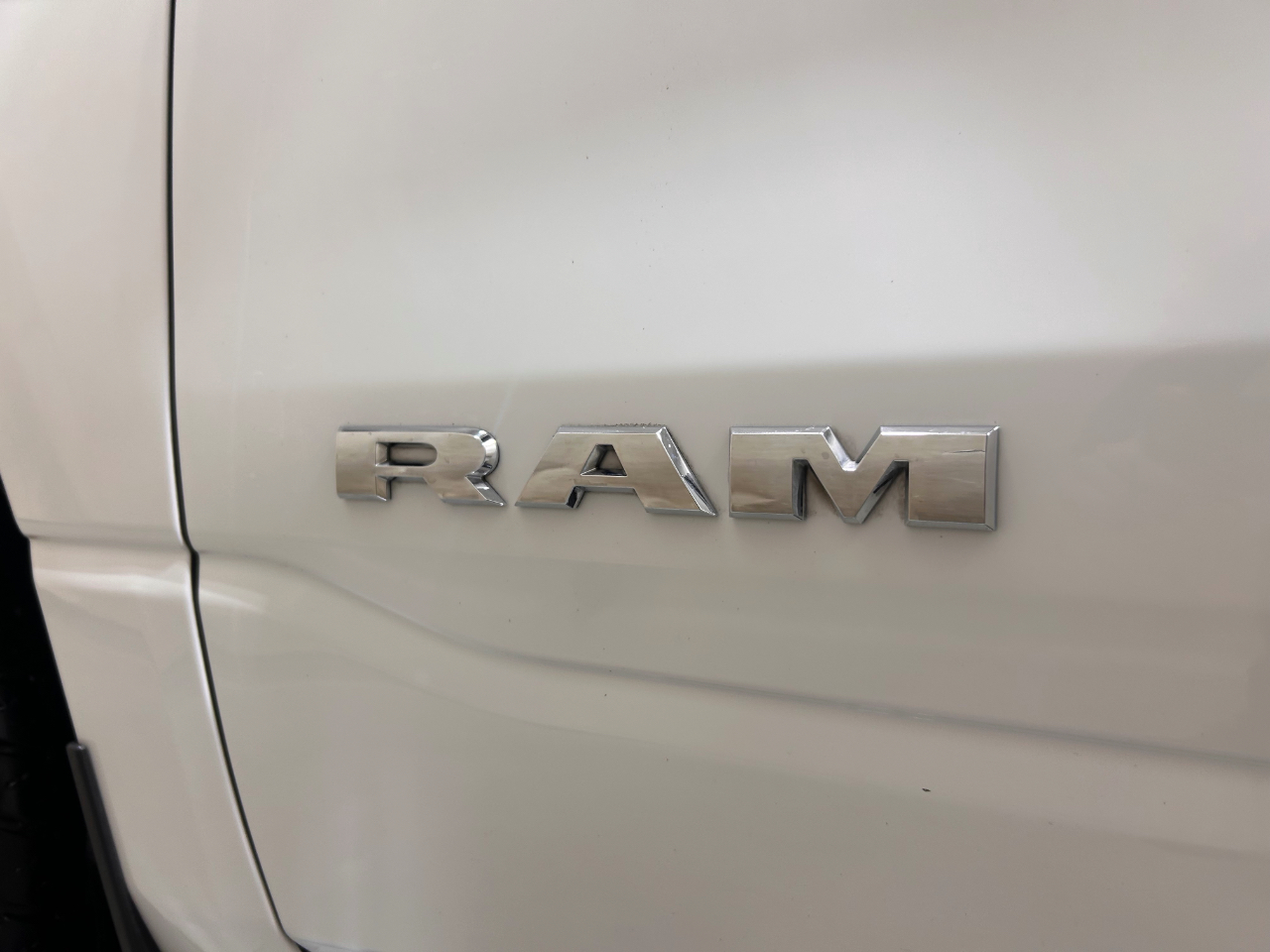 RAM 1500 Big Horn 4x4 Quad Cab 6'4" Box 2020